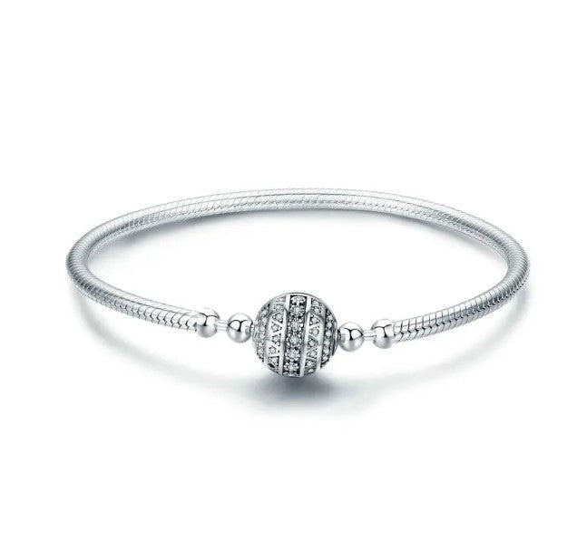 Beautiful Round Cz Sparkling Snake Bracelet