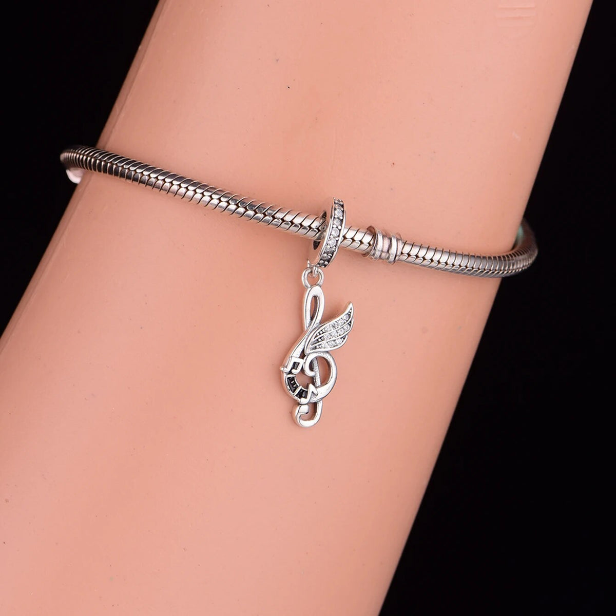 &quot;Lisa se klavier&quot; Dangle Charm | CZ