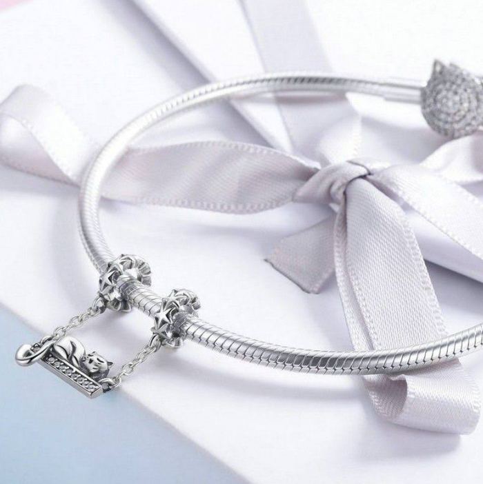 Sleepy Kitty Dangle Charm | CZ