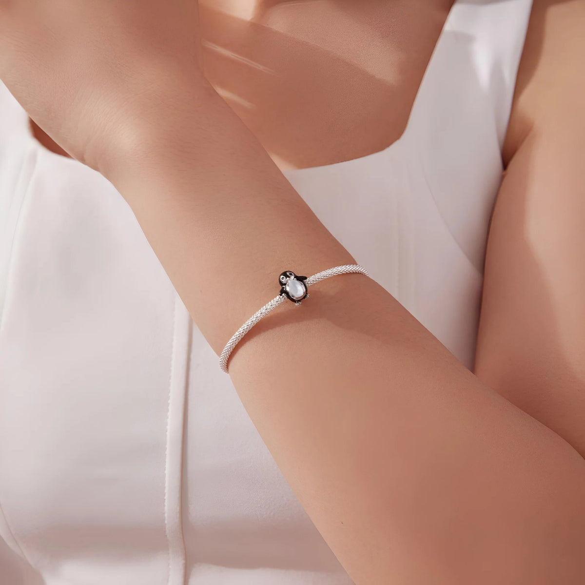 Penguin Opal Charm | EN