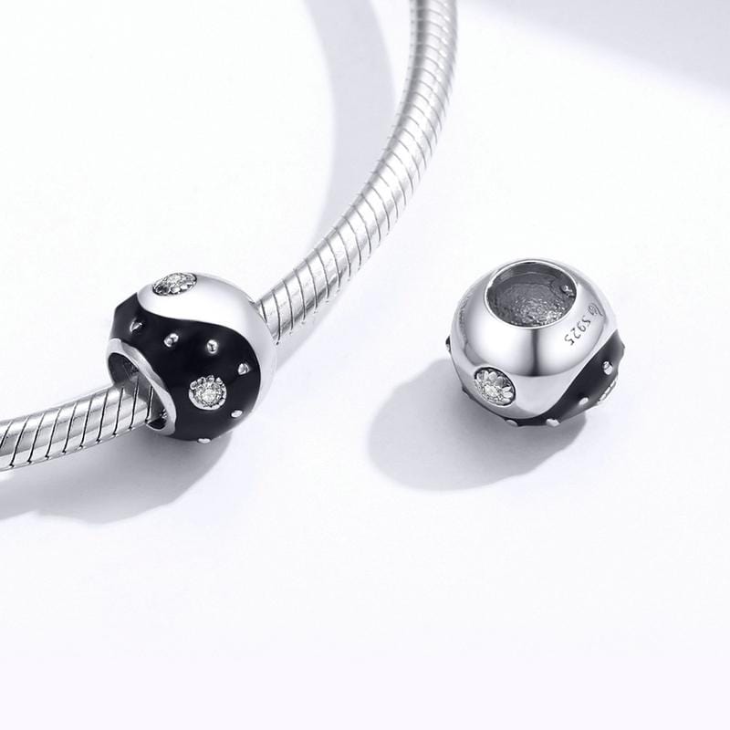 Yin & Yang Charm | CZ EN