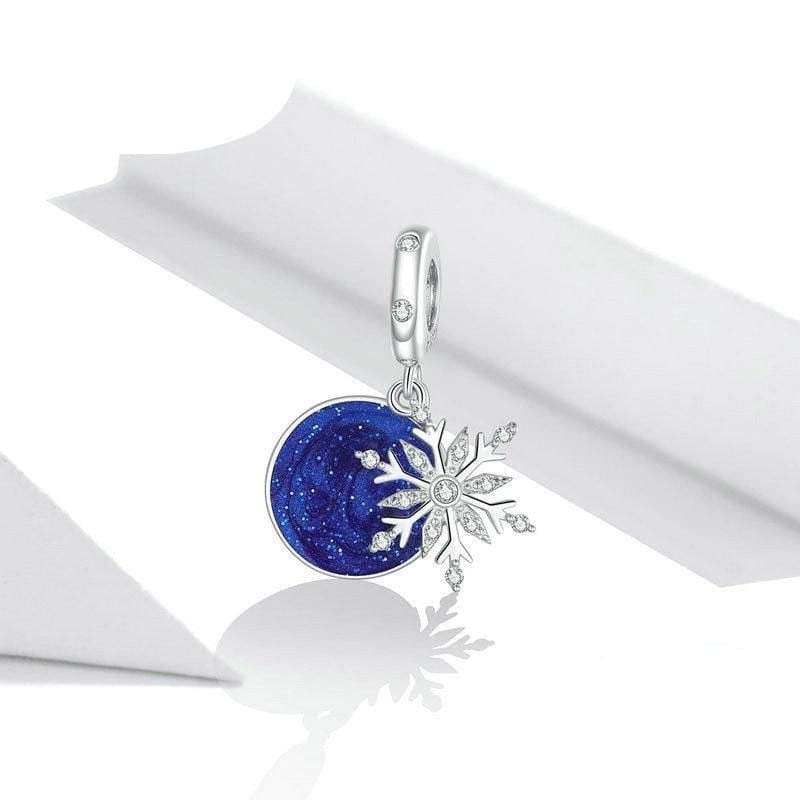 Snowy Night Sky Dangle Charm | EN CZ