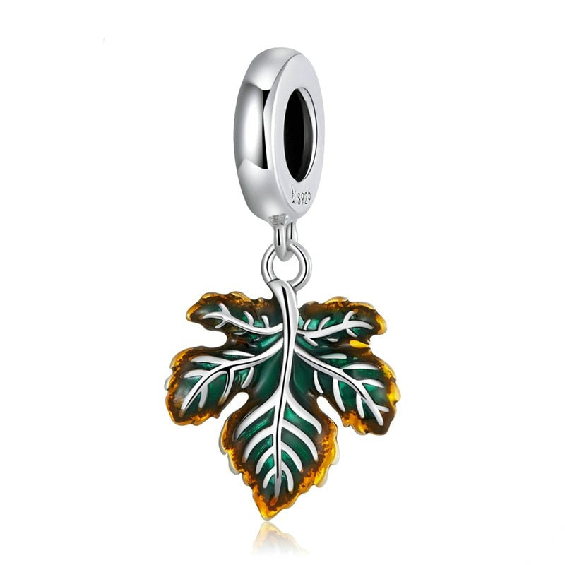Maple Leaf Dangle Charm | EN